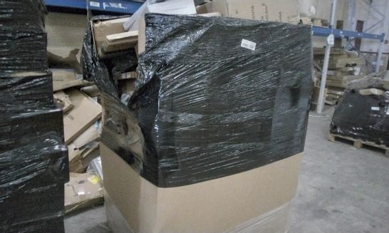 PALLET OF ASSORTED ITEMS INCLUDING BATHROOM ACCESSORY KIT, METAL TRAY STORAGE, BLACKOUT ROLLER BLINDS, FOLDING SIDE TABLE, PLASTIC STORAGE TRAY