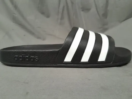 PAIR OF ADIDAS OPEN TOE SLIDERS IN BLACK/WHITE UK SIZE 10