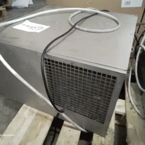 ICS700  COMPRESSED ICE MAKER