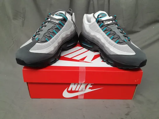 BOXED PAIR OF NIKE AIR MAX 95 SHOES IN GREY/BLUE UK SIZE 8