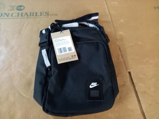 NIKE FORCE 4L BAG