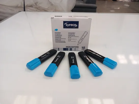 BOX OF APPROXIMATELY 300 LYRECO HIGHLIGHTERS BLUE