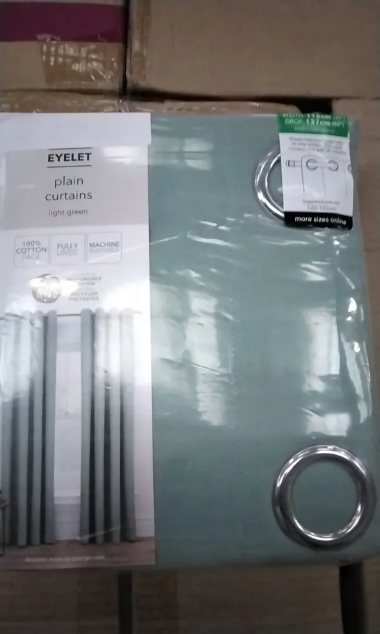 BOX OF 8 BRAND NEW EYELET PLAIN CURTAINS LIGHT GREEN 116 X 137CM