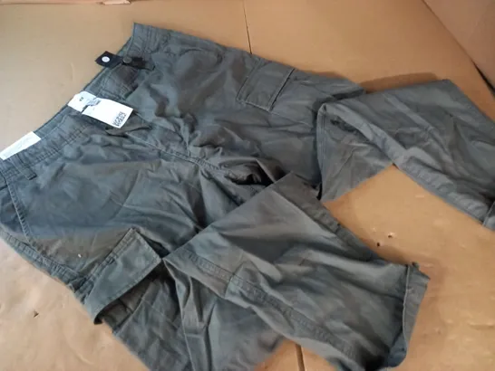 H&M REGULAR FIT CARGO PANTS - EUR 36