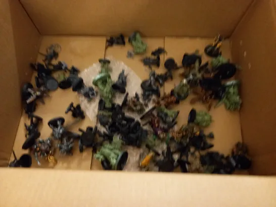 LOT OF ASSORTED MINI FIGURINES FOR TABLE TOP GAMING