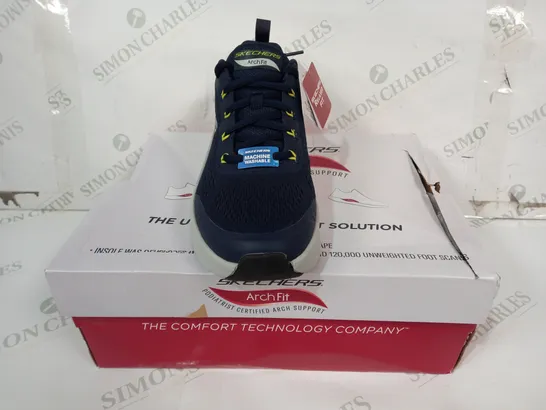 BOXED PAIR OF SKECHERS ARCH FIT SHOES IN NAVY UK SIZE 8