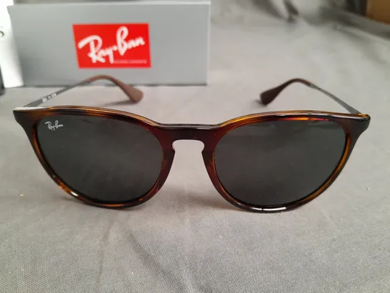 BOXED PAIR OF RAY BAN BROWN CATS EYE GLASSES