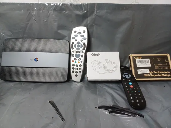 BOX OF APPROXIMATELY 12 ASSORTED ITEMS TO INCLUDE - GTECH PLUG , SKY REMOTE , BT SMART HUB ETC