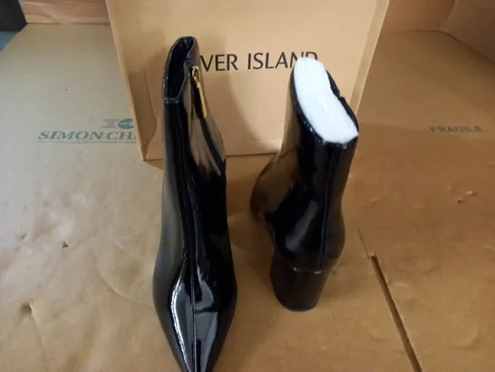 PAIR OF RIVER ISLAND PIANO BLACK BOOTS - UK 5