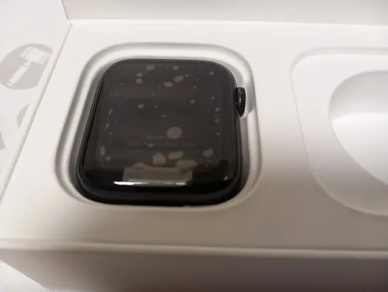 BOXED APPLE SERIES 5 WR-50M WATCH