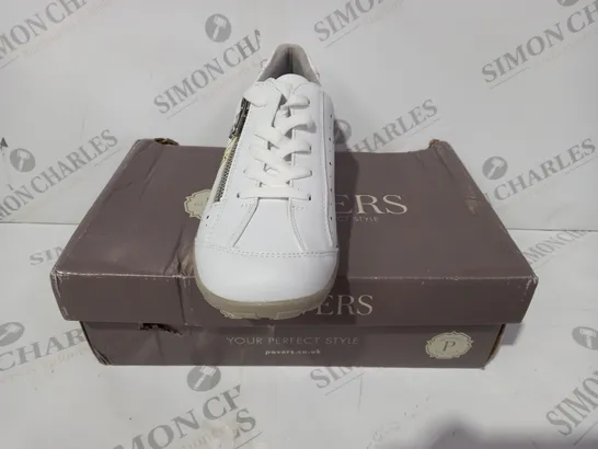 BOXED PAIR OF PAVERS SHOES IN WHITE SIZE 6