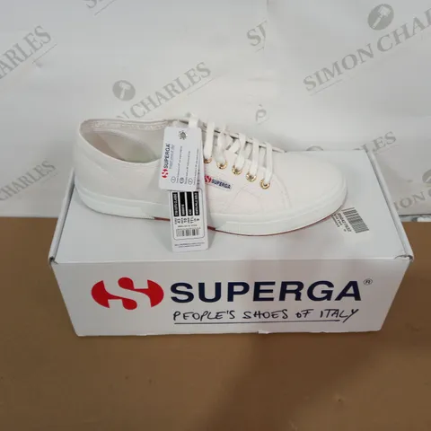 BOXED PAIR OF SUPERGA WHITE TRAINERS SIZE 43