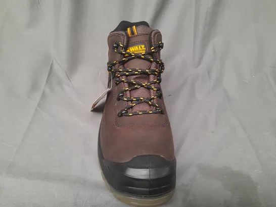 BOXED PAIR OF DEWALT NORTH DAKOTA STEEL TOE SAFETY BOOTS IN BROWN UK SIZE 9