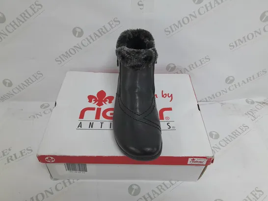 BOXED PAIR OF RIEKER FUR CUFF BOOTS IN BLACK SIZE 4  