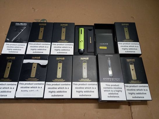 LOT OF 40 ASSORTED VAPING PENS TO INCLUDE CALIBURN G POD SYSTEMS