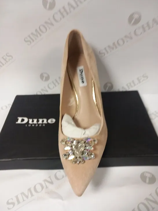 BOXED DUNE BELLES BLUSH SUEDE JEWEL TRIM MID HEEL POINT SIZE 7