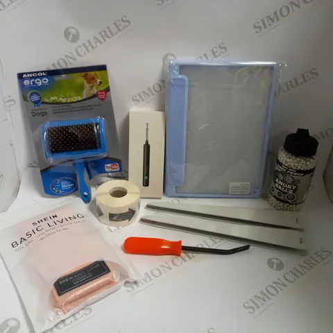 BOX OF APPROX 10 HOUSEHOLD ITEMS TO INCLUDE SMARTBUD, PROTECTIVE CASE FOR IPAD, ANCOL ERGO HEDGEHOG SLICKER