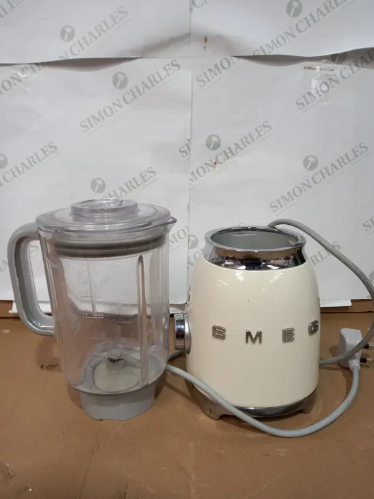 SMEG 50S STYLE BLENDER