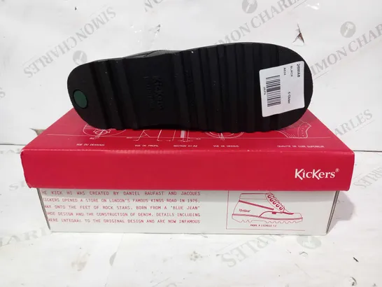 BOXED PAIR OF KICKERS LACE UP SHOES IN BLACK EU SIZE 39