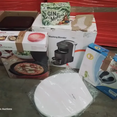 PALLET OF ASSORTED PRODUCTS, INCLUDING, ROAD WAY PLAY MAT, GAMING CHAIR, FOOT MASSAGER, AIR FRYER, PIZZA MAKE4, HANDS FREE WASHING BLENDER, TOILET SEAT.