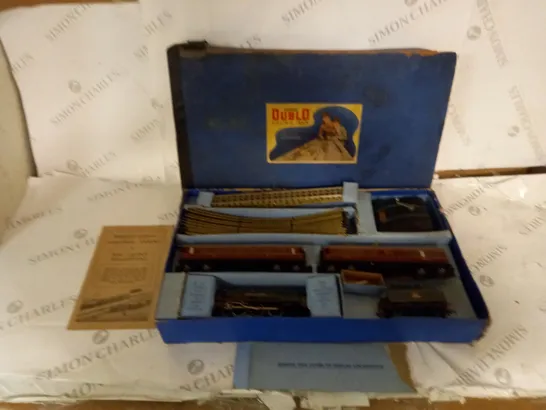 BOXED HORNBY DUBLO ELECTRIC TRAIN SET (DUCHESS OF MONTROSE) - GUAGE 00 - MADE BY MECCANO