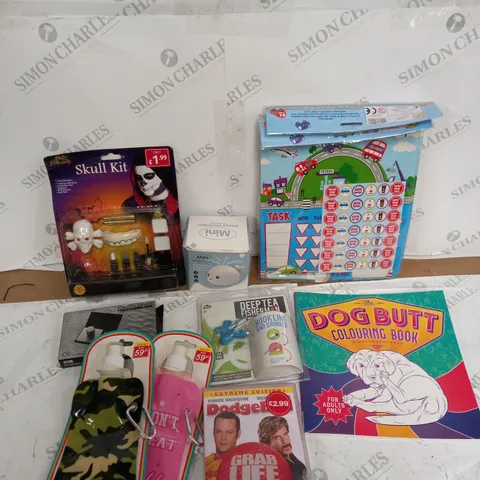 BOX OF APPROXIMATELY 20 ASSORTED HOUSEHOLD PRODUCTS TO INCLUDE DRINKS BOTTLES, COLOURING BOOK, MINI SCALE ETC 