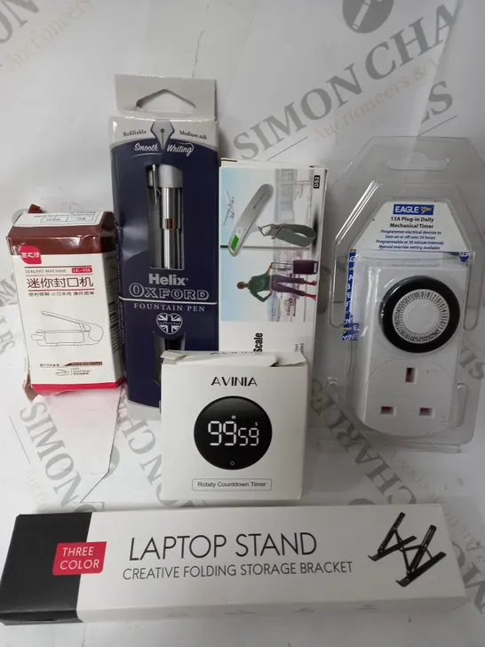 BOX OF ASSORTED ITEMS TO INCLUDE - ROTATY COUNTDOWN TIMER /LAPTOPSTAND /DIGITAL LUGGAGE SCALE 