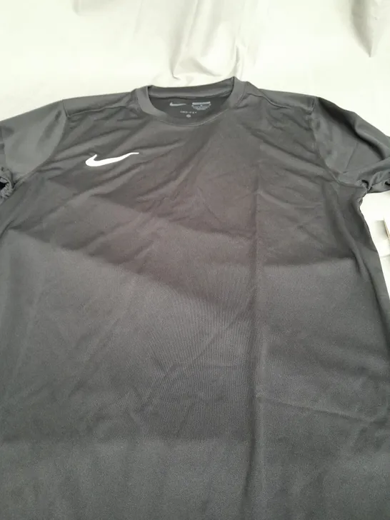 NIKE DRI FIT SLIM FIT BLACK T-SHIRT - MEDIUM