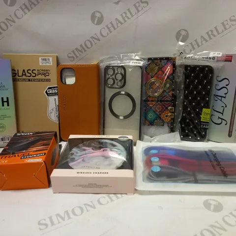 LOT OF APPROX 20 ASSORTED PHONE ACCESSORIES TO INCLUDE SKINNYDIP WIRELESS CHARGER, IPHONE 12/12 PRO GLASS SCREEN PROTECTOR, IPHONE XR BLACK QUILTED CASE, ETC 