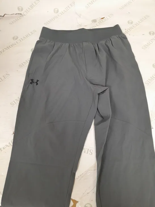 UNDER ARMOUR FITTED GREY PANTS - M