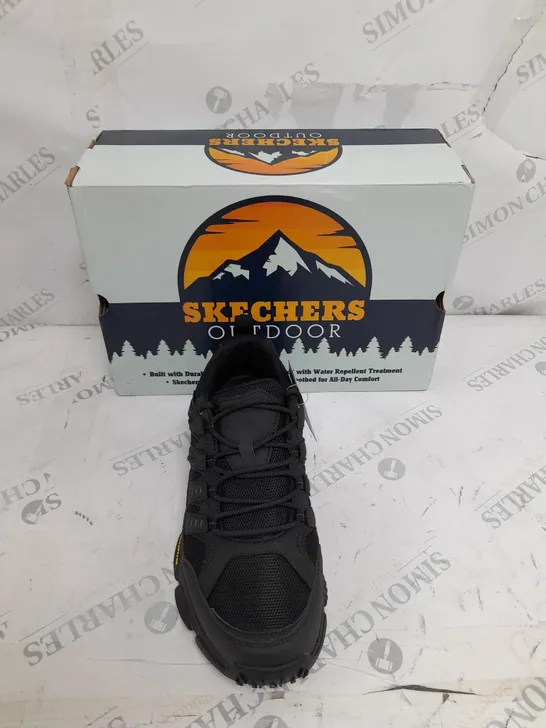 BOXED SKECHERS MEN'S SKECH-AIR ENVOY TRAINERS, BLACK - SIZE 7