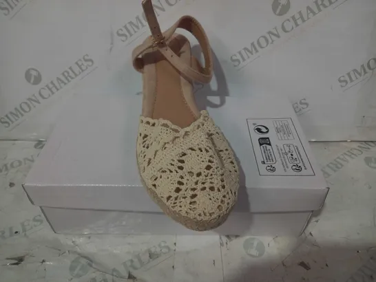 BOXED PAIR OF DESIGNER CLOSED TOE WEDGE SANDALS IN BEIGE EU SIZE 41