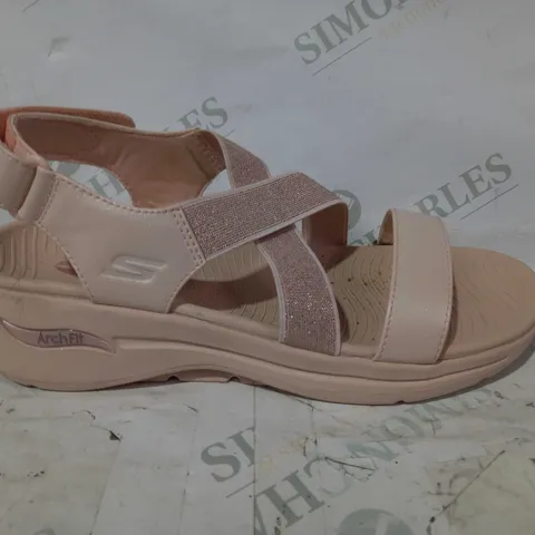 SKECHERS CHAMPAGNE SANDALS SIZE 6