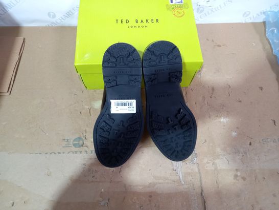 BOXED PAIR OF TED BAKER BLACK SHOES SIZE 8