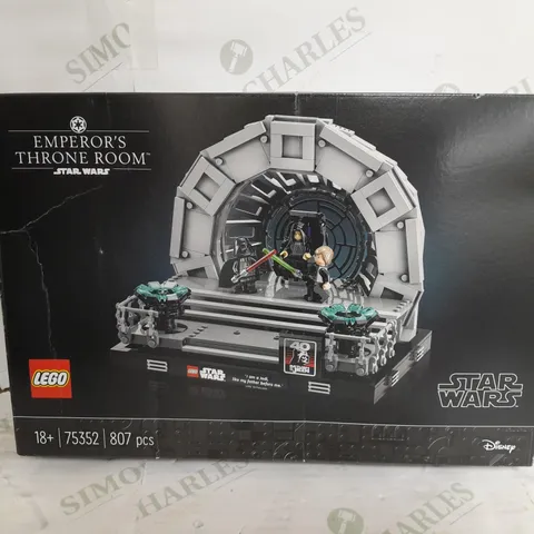 BOXED LEGO EMPERORS THRONE ROOM STAR WARS 75352