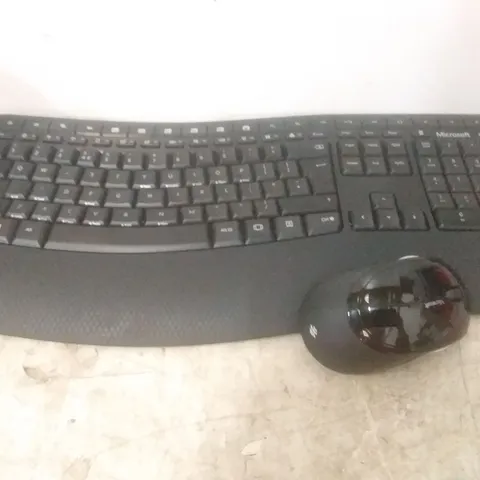 BOXED MICROSOFT WIRELESS COMFORT 5050 DESKTOP KEYBOARD & MOUSE