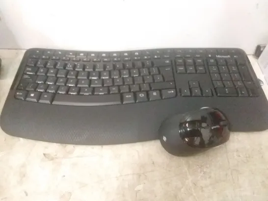 BOXED MICROSOFT WIRELESS COMFORT 5050 DESKTOP KEYBOARD & MOUSE