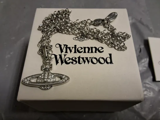 VIVIENNE WESTWOOD SILVER LOOK NECKLACE