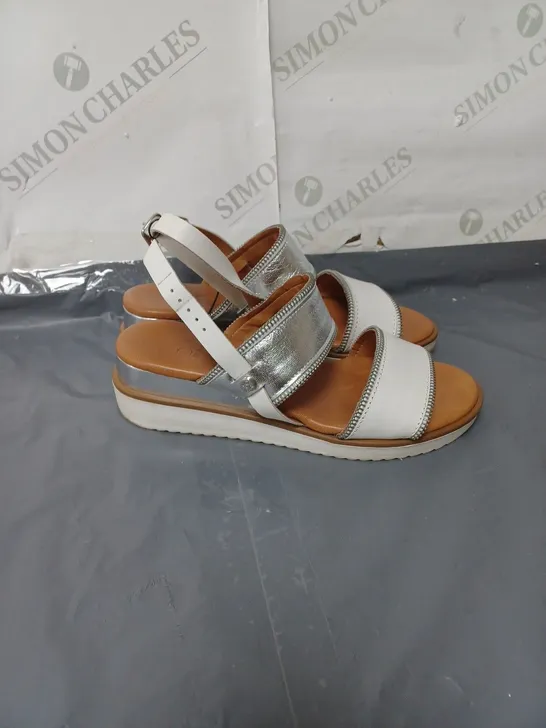 MODA IN PELLE LADIES SLIDERS WHITE AND SILVER SIZE EU 37