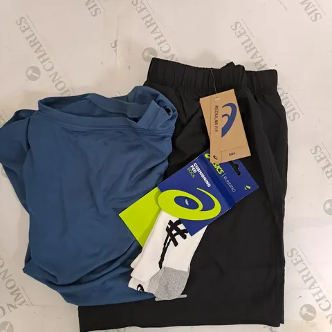 3 ASSORTED ASICS CLOTHING ITEMS TO INCLUDE T-SHIRT IN BLUE SIZE M, SHORTS IN BLACK SIZE M, PAIR OF RUNNING SOCKS 