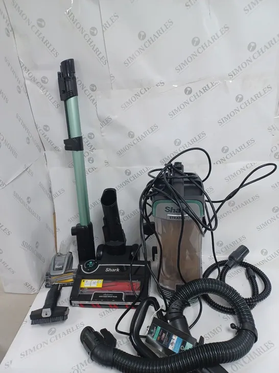 SHARK STRATOS UPRIGHT VACUUM CLEANER WITH PET-TOOL & CAR KIT NZ860UK - COLLECTION ONLY