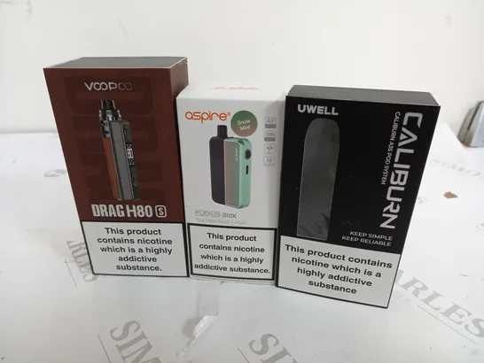 APPROXIMATELY 20 VAPES & E-CIGARETTES TO INCLUDE VOOPOO DRAG H80 S, ASPIRE FLEXUS, UWELL CALIBURN A3S, ETC