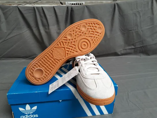 BOXED PAIR OF ADIDAS ORIGINALS SEZIAL TRAINERS SIZE UK 8.5