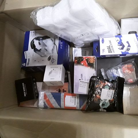 BOX OF ASSORTED ITEMS INCLUDING A PS4 FROZE HEADSET, A PS5 DUAL CHARGING STAND, FAIRY LIGHTS, SILLICONE SWIMMING EAR PLUGS AGLAIA TRUE WIRELESS EARBUDS, PD FAST CHARGER, CHRISTMAS THEMED MASKS, ECT