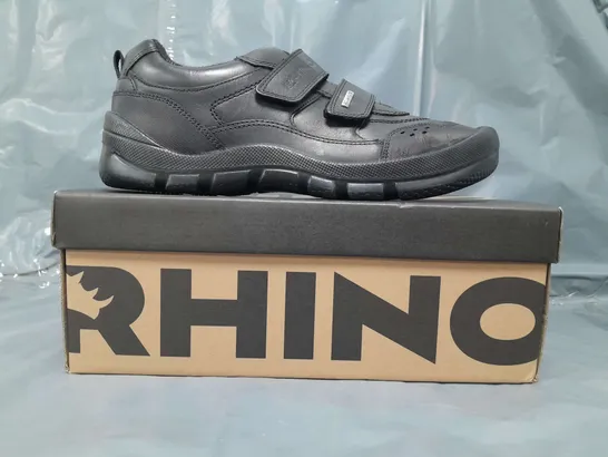 BOXED PAIR OF RHINO TROOPER SHOES IN BLACK EU SIZE 41