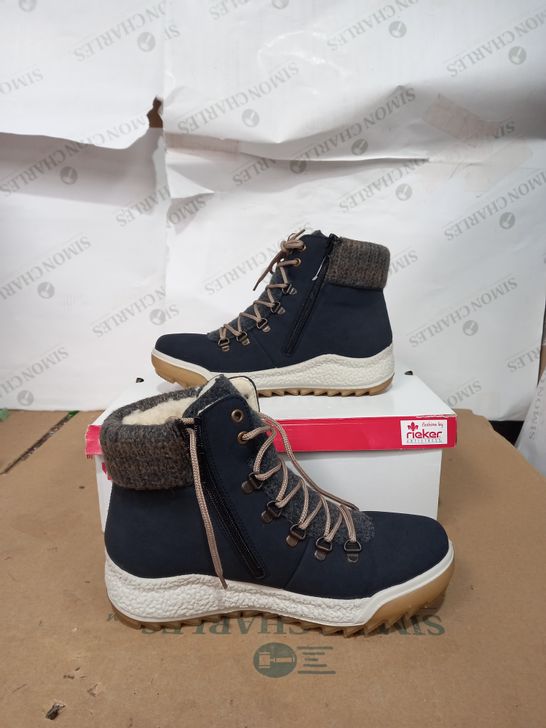 RIEKER LACE BOOT NAVY SIZE 5