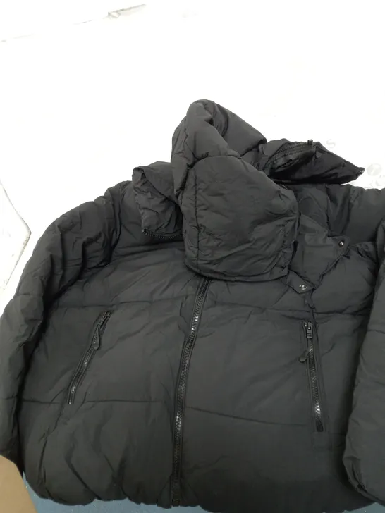 COTTON ON THE MOTHER PUFFER SIZE M