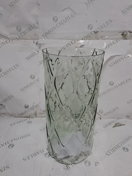 BUNDLEBERRY BY AMANDA HOLDEN CUT GLASS HURRICANE VASE