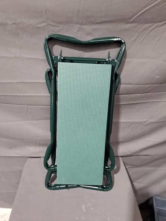 BOXED UNIBOS GARDEN KNEELER 