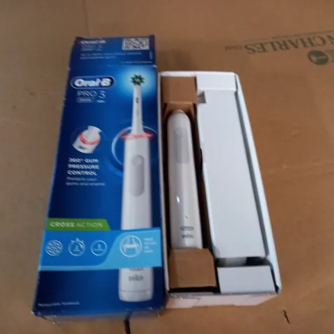 BOXED ORAL-B PRO 3 CROSS ACTION ELECTRIC TOOTHBRUSH